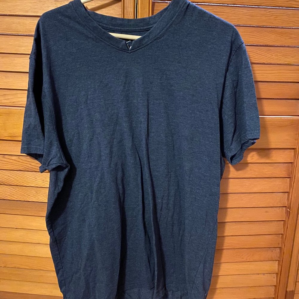 Beverly Hills Polo Club Mens Navy V Neck Tee Shirt